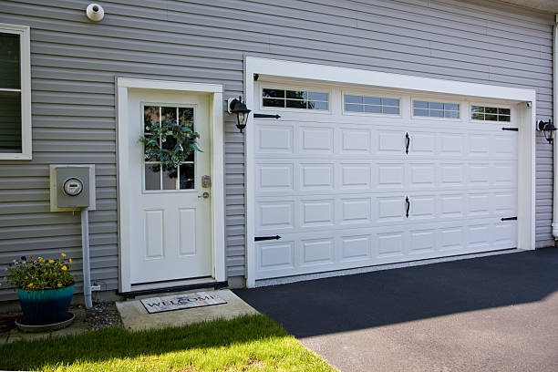 24/7 Emergency Garage Door Panel Replacement experts in Awendaw, SC
